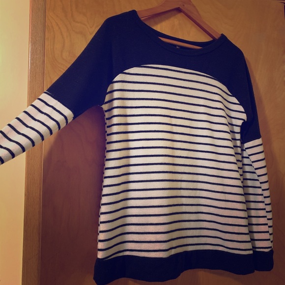 Mountain Mama Sweaters - Black & white striped sweater